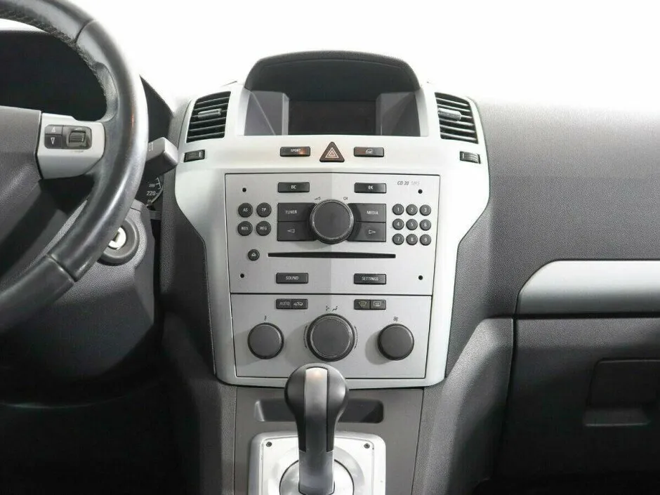 Opel Zafira C — фото 5