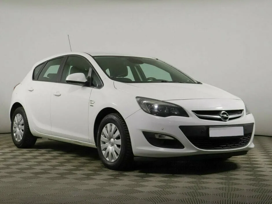 Opel Astra J Рестайлинг — фото 2