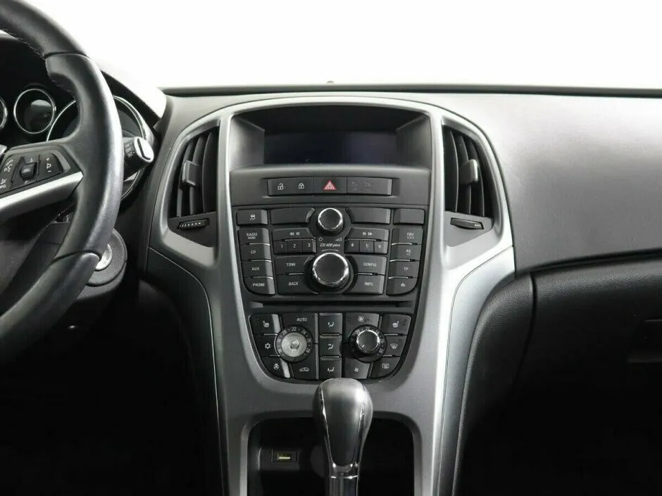 Opel Astra J Рестайлинг — фото 5