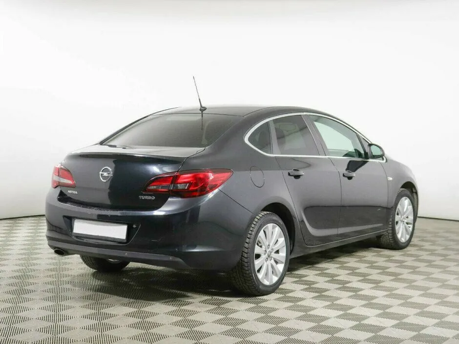 Opel Astra J Рестайлинг — фото 4