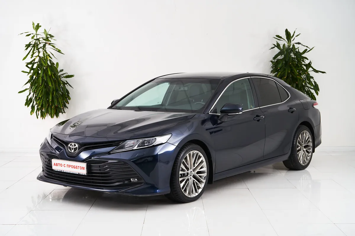 Toyota Camry VIII (XV70)