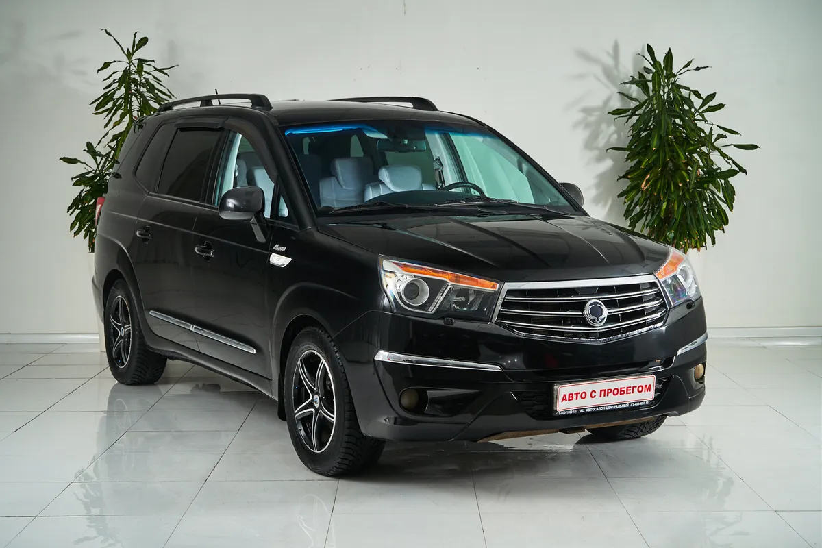 SsangYong Stavic I — фото 3
