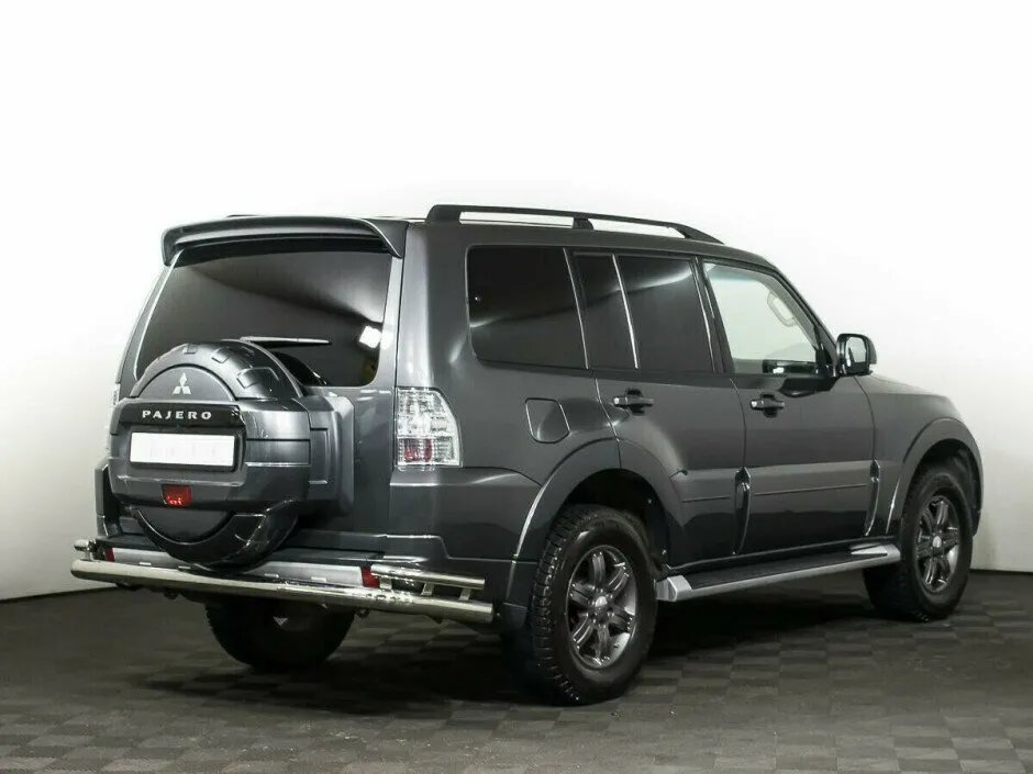 Mitsubishi Pajero IV Рестайлинг 1 — фото 3