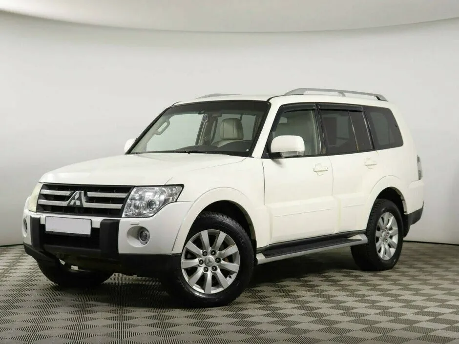 Mitsubishi Pajero IV