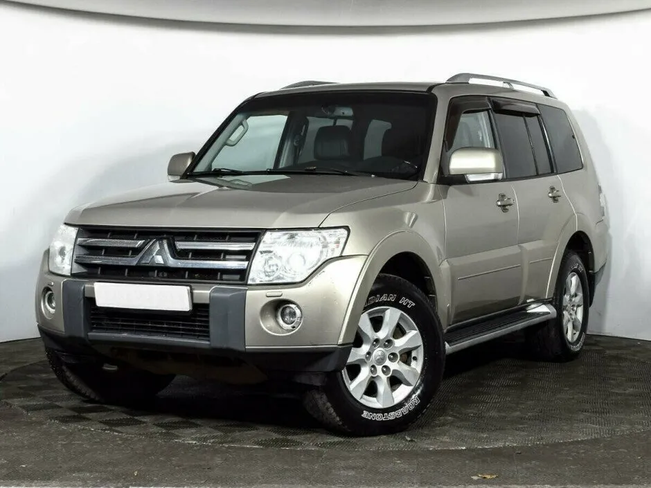 Mitsubishi Pajero IV