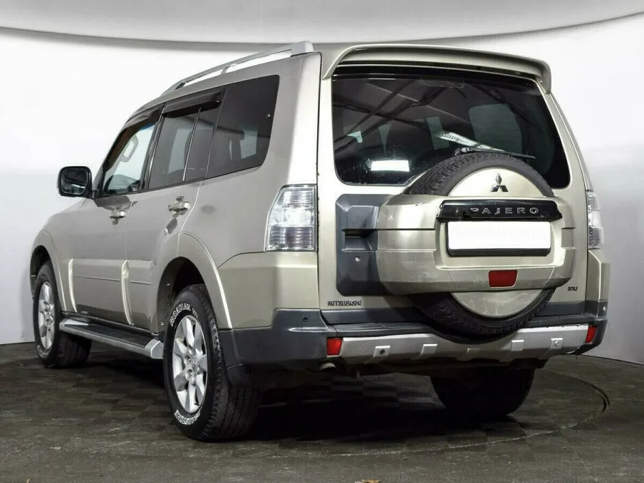 Mitsubishi Pajero IV — фото 3