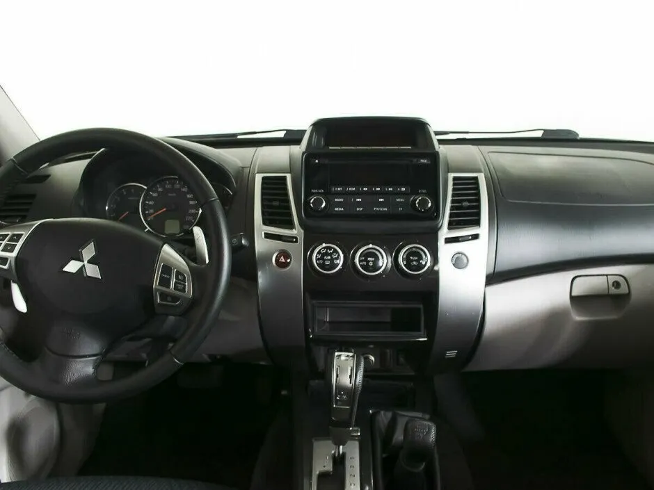 Mitsubishi Pajero Sport II Рестайлинг — фото 5