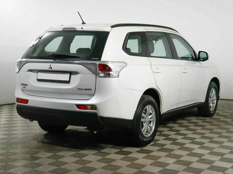 Mitsubishi Outlander III — фото 3