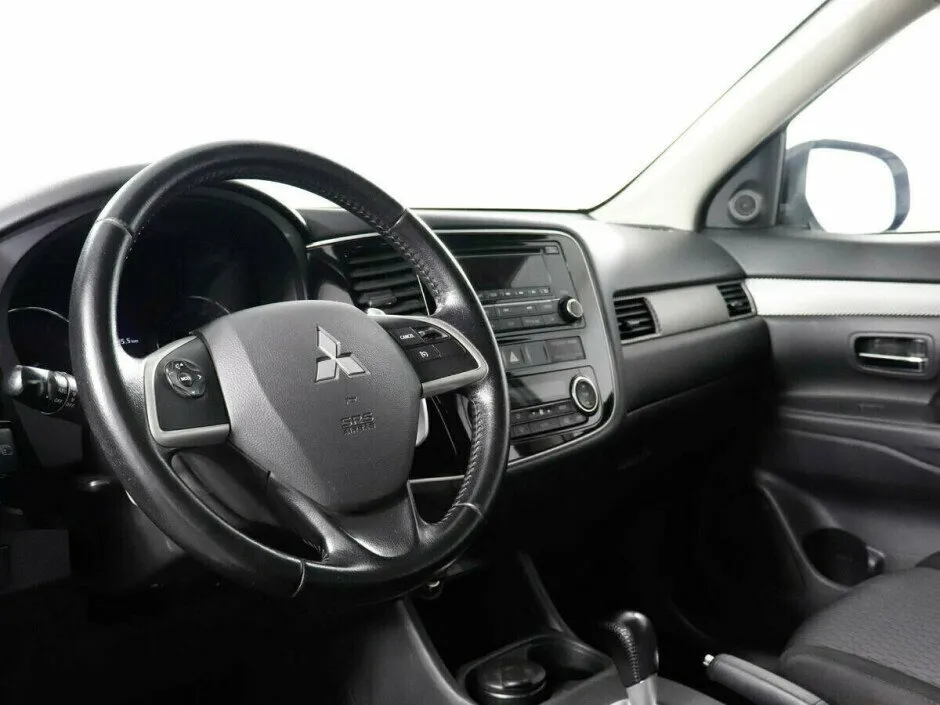 Mitsubishi Outlander III — фото 5