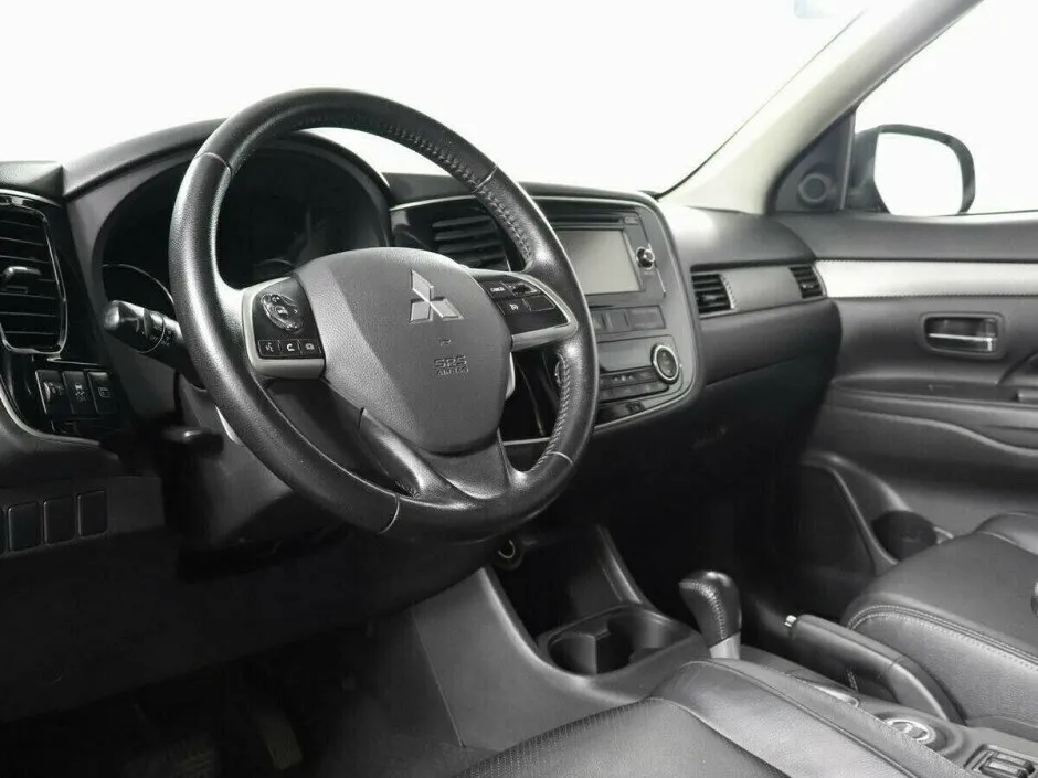 Mitsubishi Outlander III Рестайлинг — фото 5