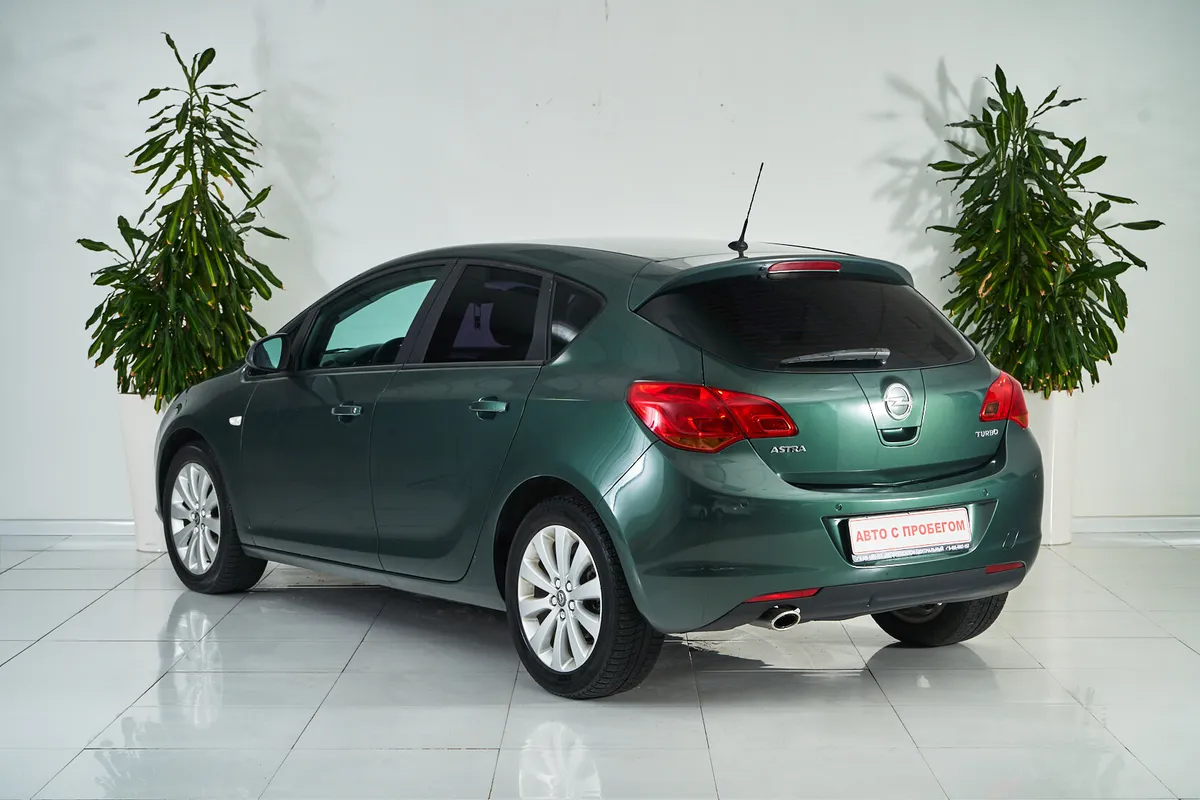Opel Astra J — фото 4