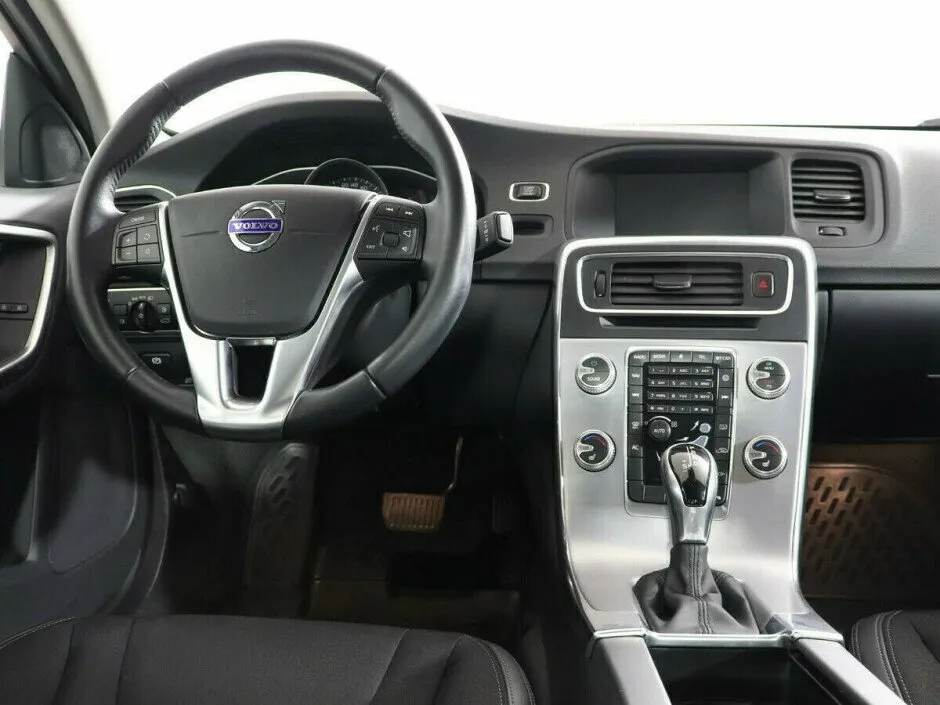Volvo S60 II Рестайлинг — фото 5