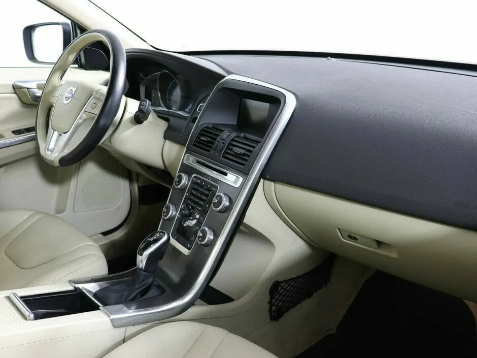 Volvo XC60 I Рестайлинг — фото 5