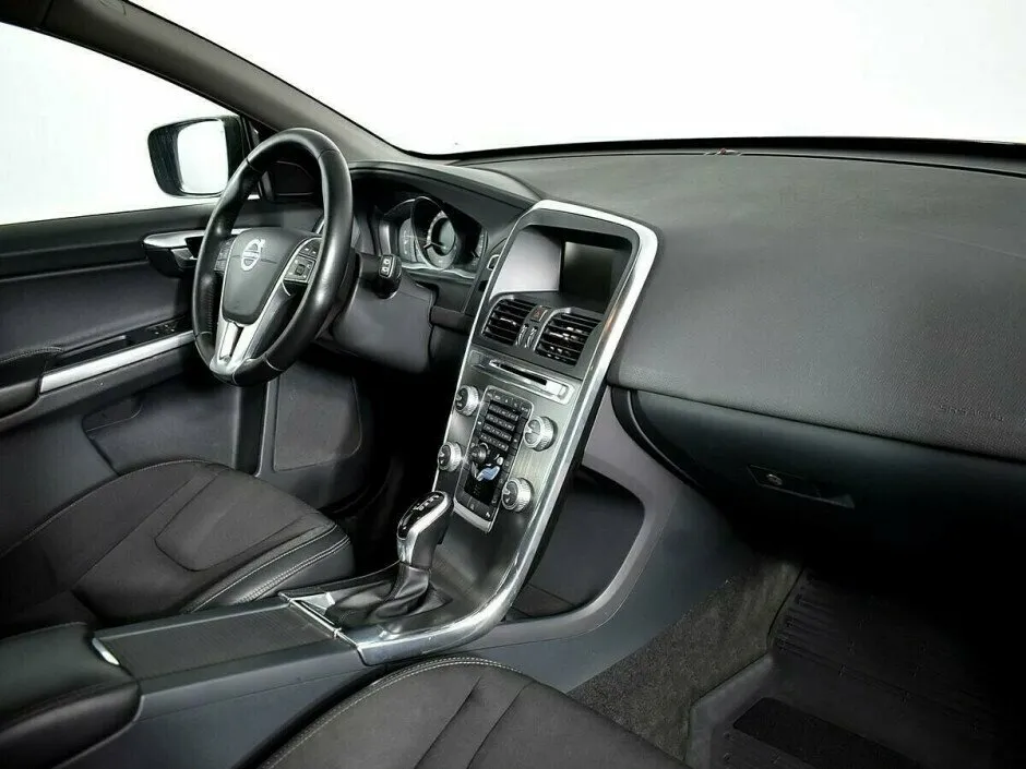 Volvo XC60 I Рестайлинг — фото 5
