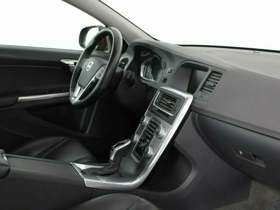 Volvo S60 II Рестайлинг — фото 5