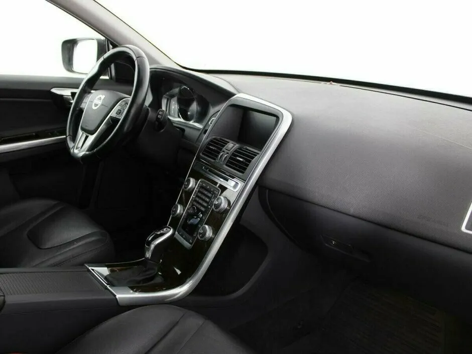 Volvo XC60 I Рестайлинг — фото 5