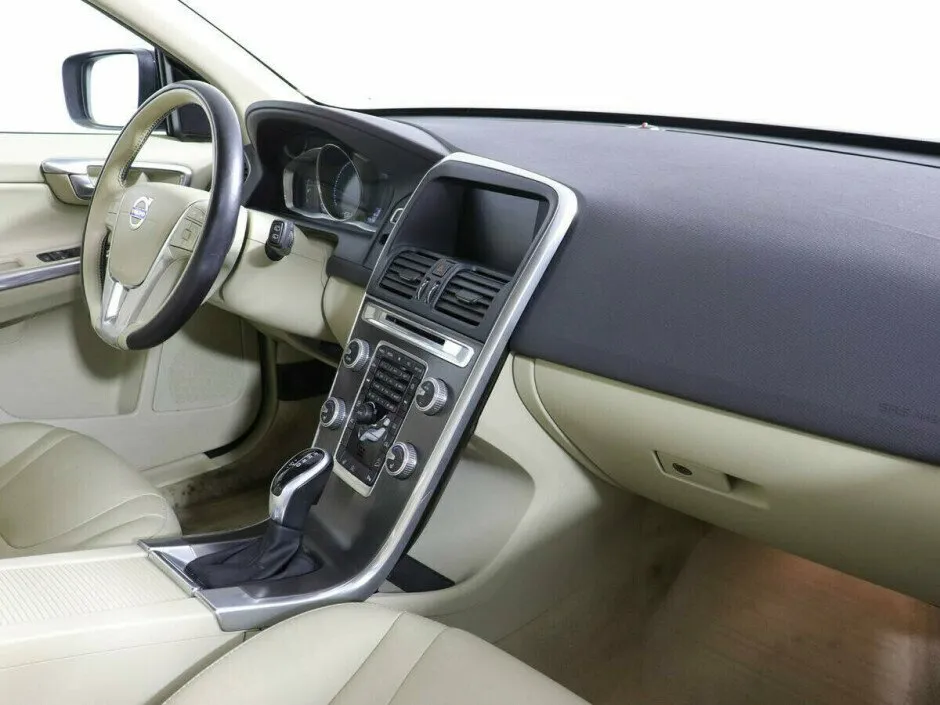 Volvo XC60 I Рестайлинг — фото 5