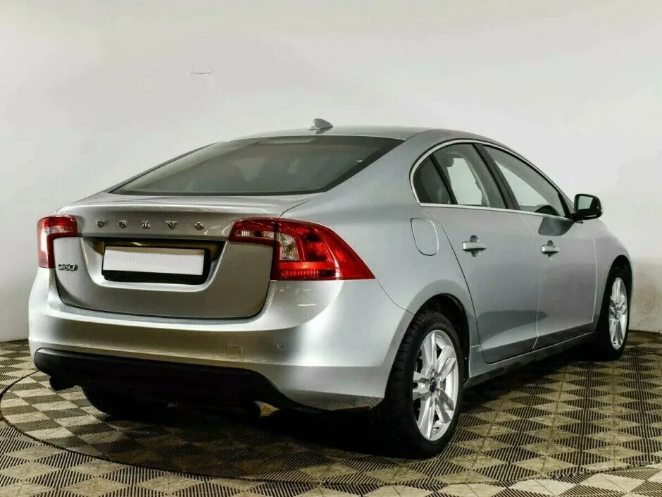 Volvo S60 II Рестайлинг — фото 2