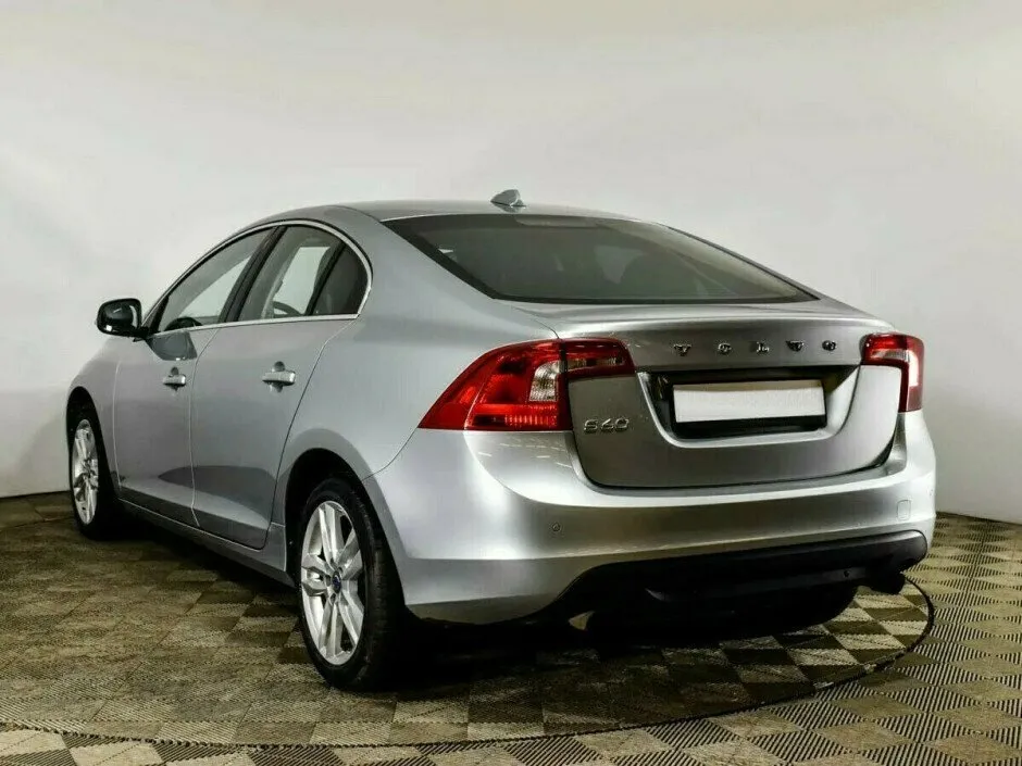 Volvo S60 II Рестайлинг — фото 4