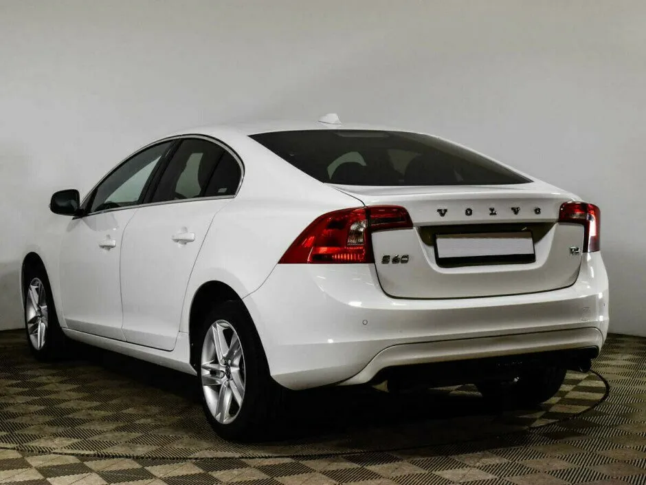 Volvo S60 II Рестайлинг — фото 3