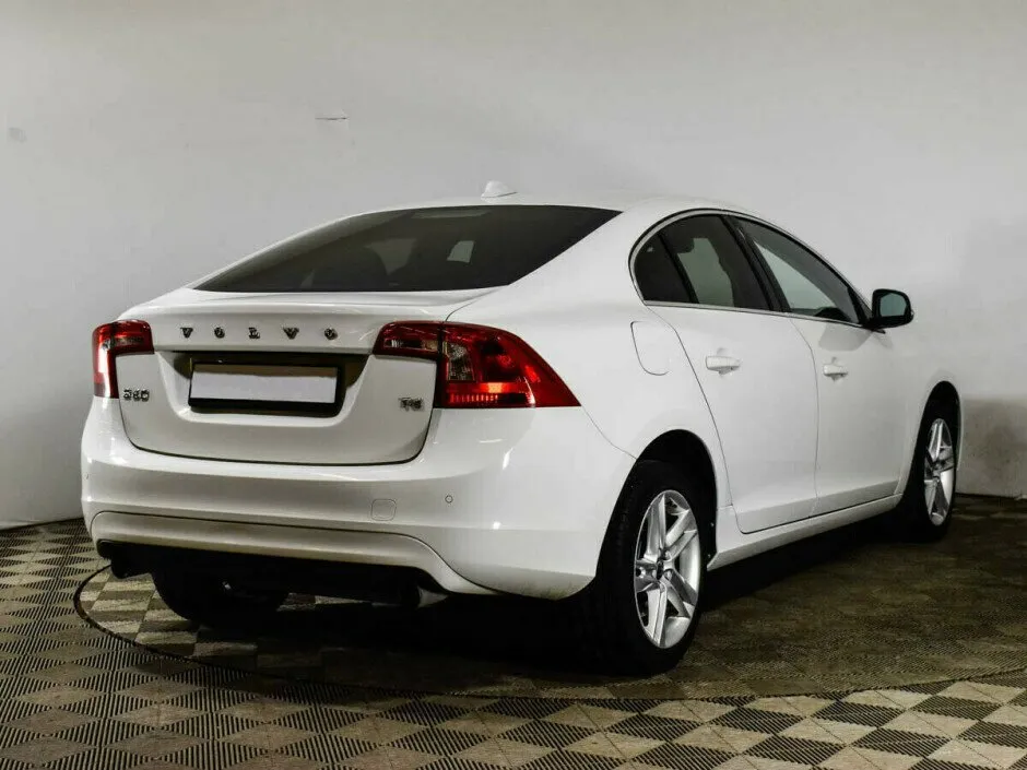 Volvo S60 II Рестайлинг — фото 4