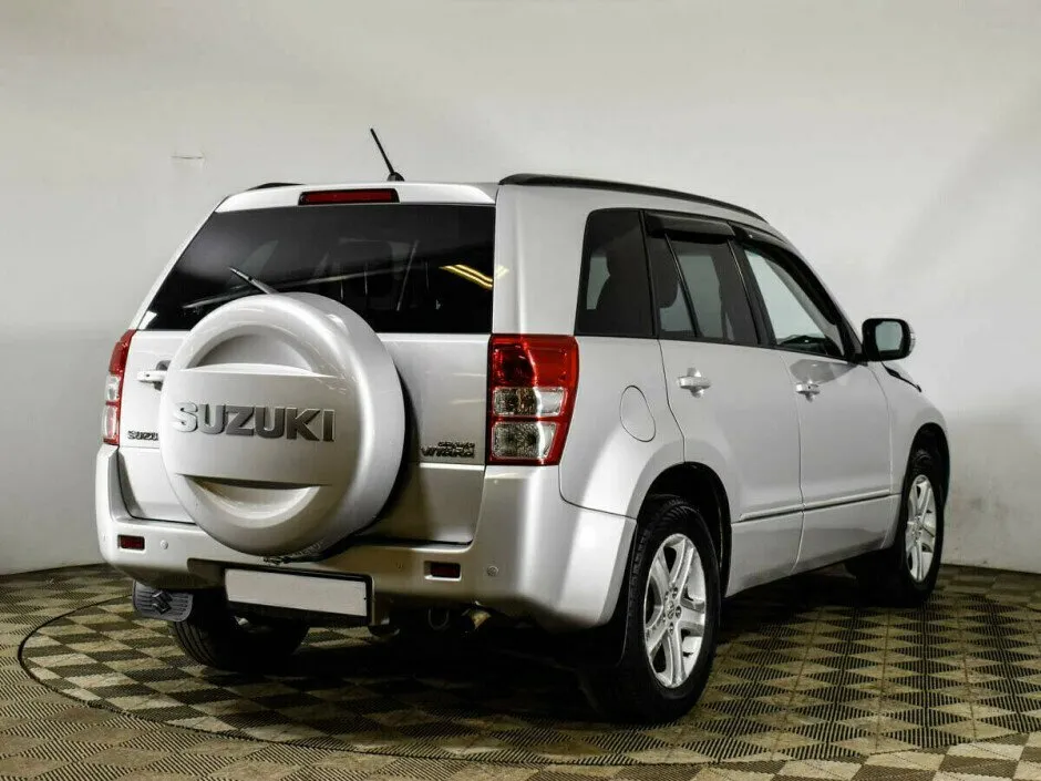 Suzuki Grand Vitara II Рестайлинг — фото 3