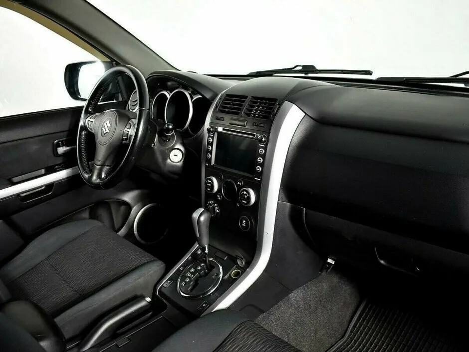 Suzuki Grand Vitara II Рестайлинг — фото 5