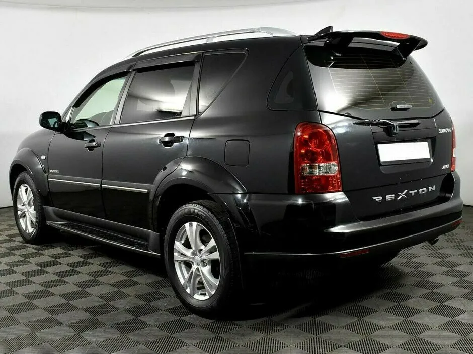 SsangYong Rexton II — фото 3