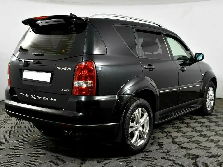 SsangYong Rexton II — фото 4