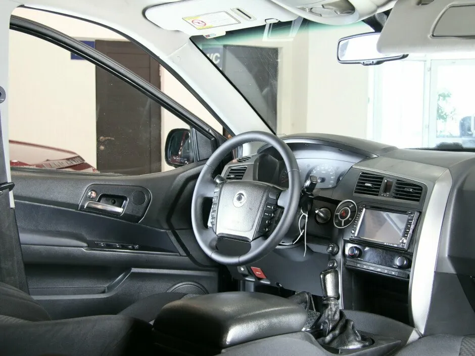SsangYong Kyron I Рестайлинг — фото 5
