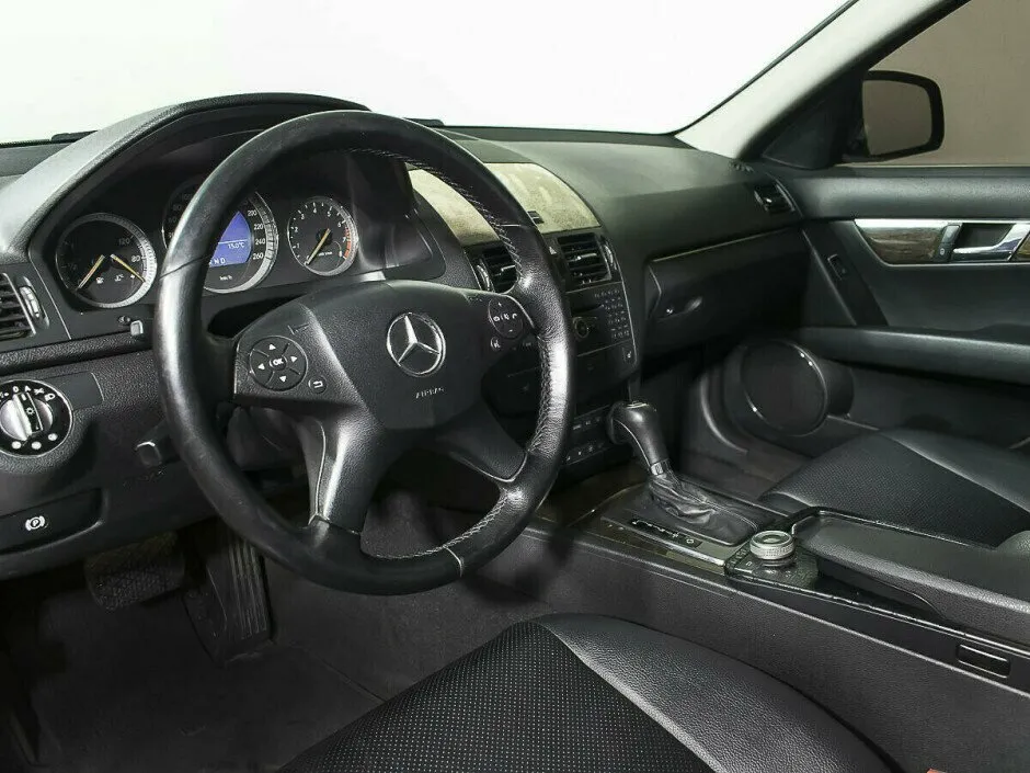 Mercedes-Benz C-Класс III (W204) — фото 5