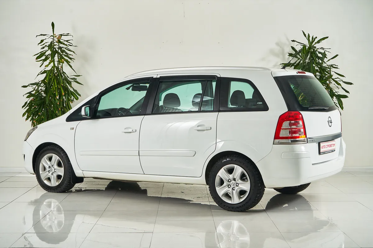 Opel Zafira C — фото 4