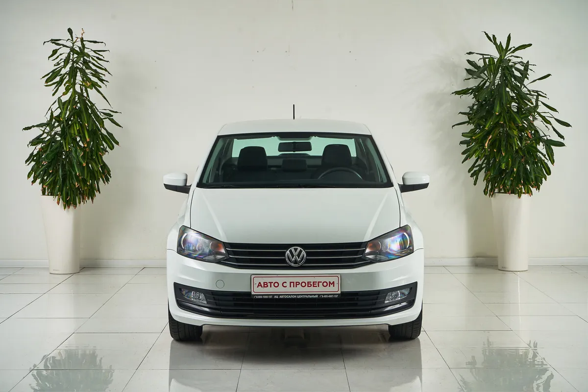 Volkswagen Polo V Рестайлинг — фото 2