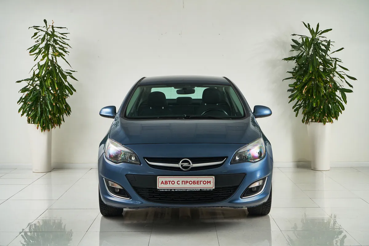 Opel Astra J Рестайлинг — фото 2