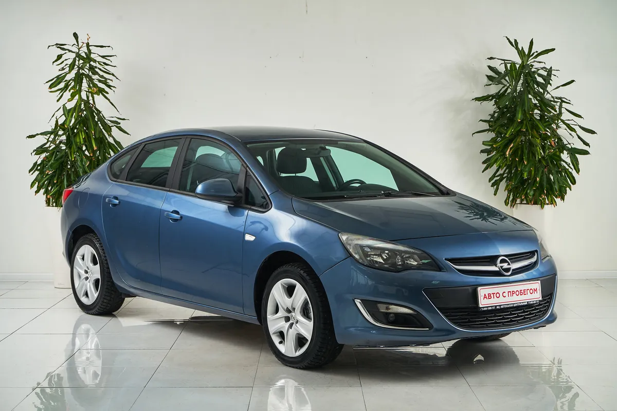 Opel Astra J Рестайлинг — фото 3