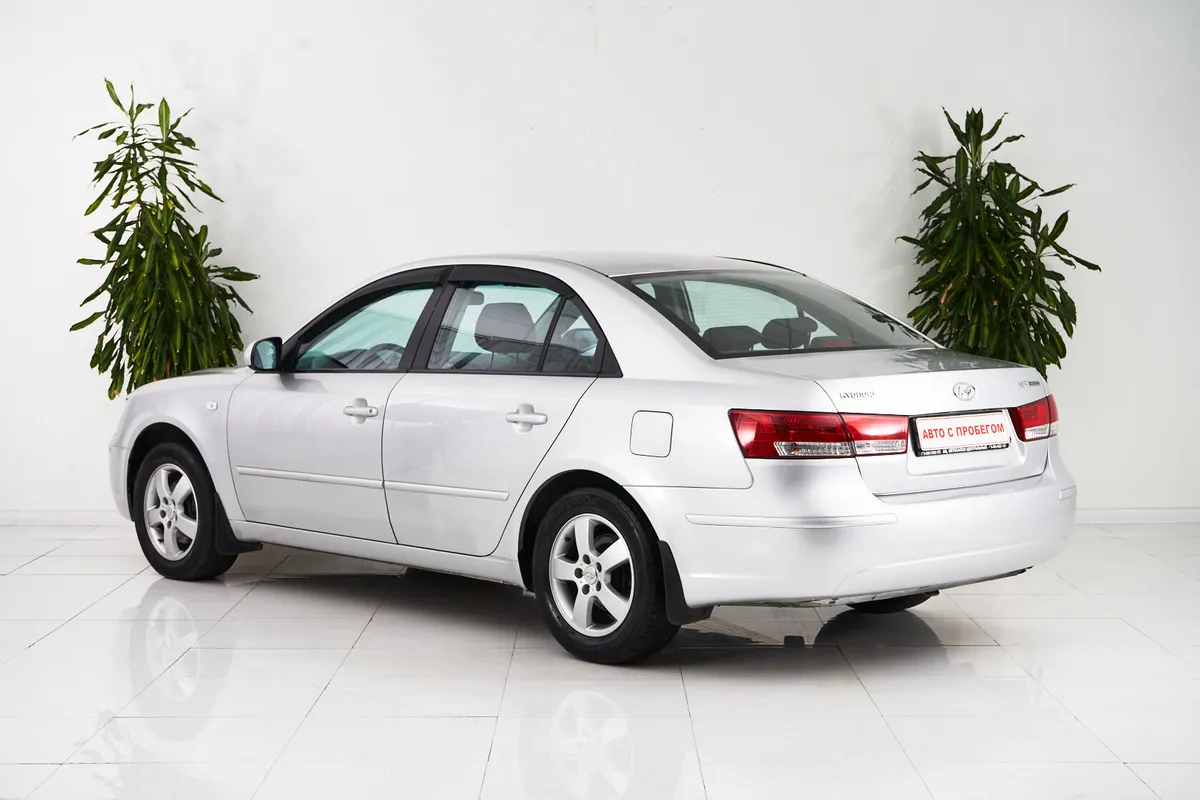 Hyundai Sonata V (NF) — фото 4