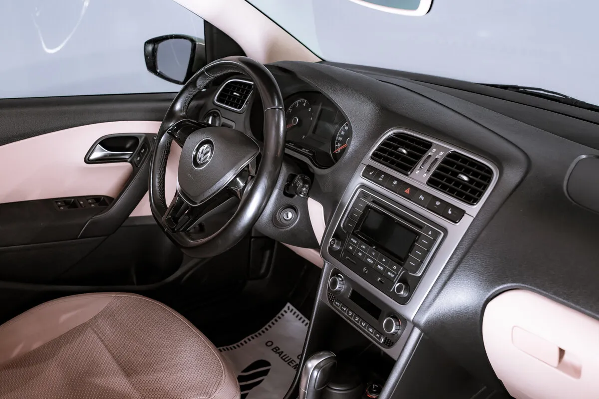 Volkswagen Polo V Рестайлинг — фото 5