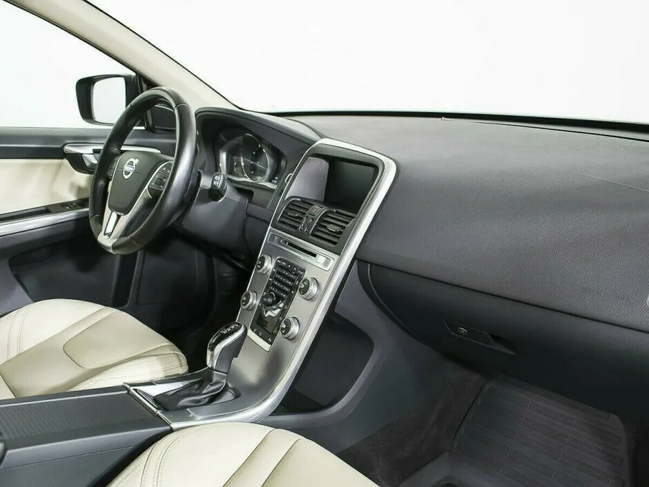 Volvo XC60 I Рестайлинг — фото 5
