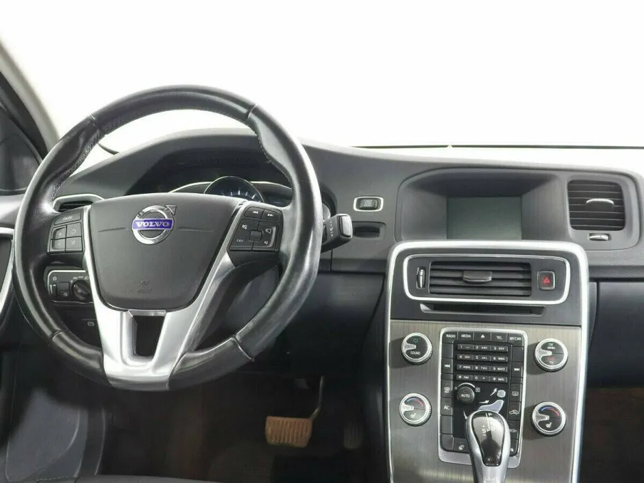 Volvo S60 II Рестайлинг — фото 5