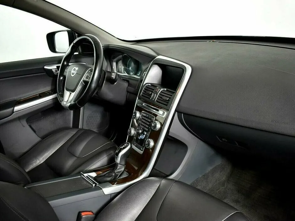 Volvo XC60 I Рестайлинг — фото 5