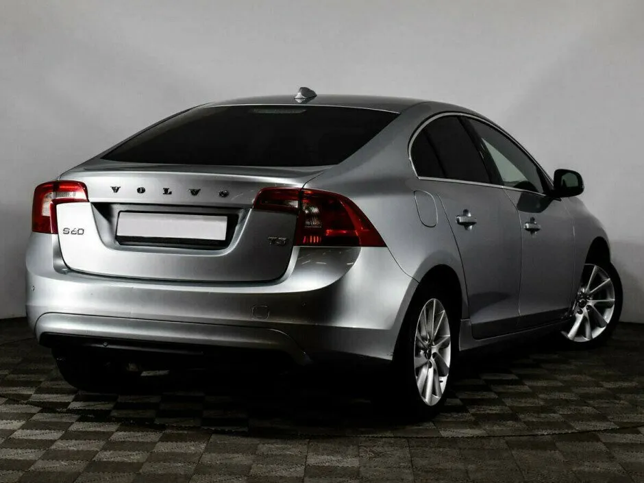 Volvo S60 II Рестайлинг — фото 3