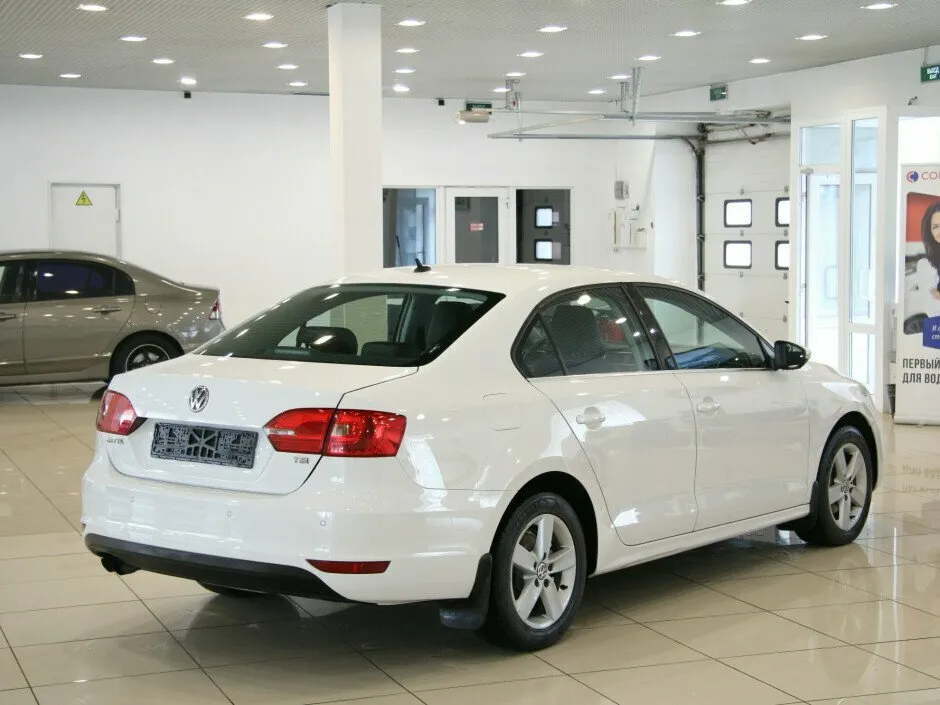 Volkswagen Jetta VI Рестайлинг — фото 4