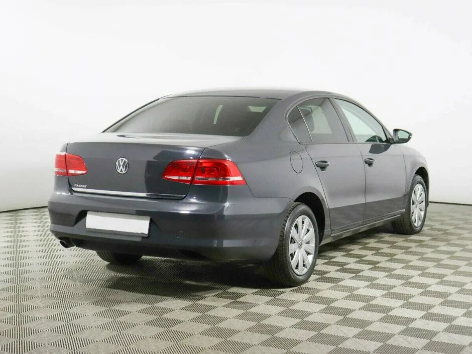 Volkswagen Passat B7 · Trendline — фото 4