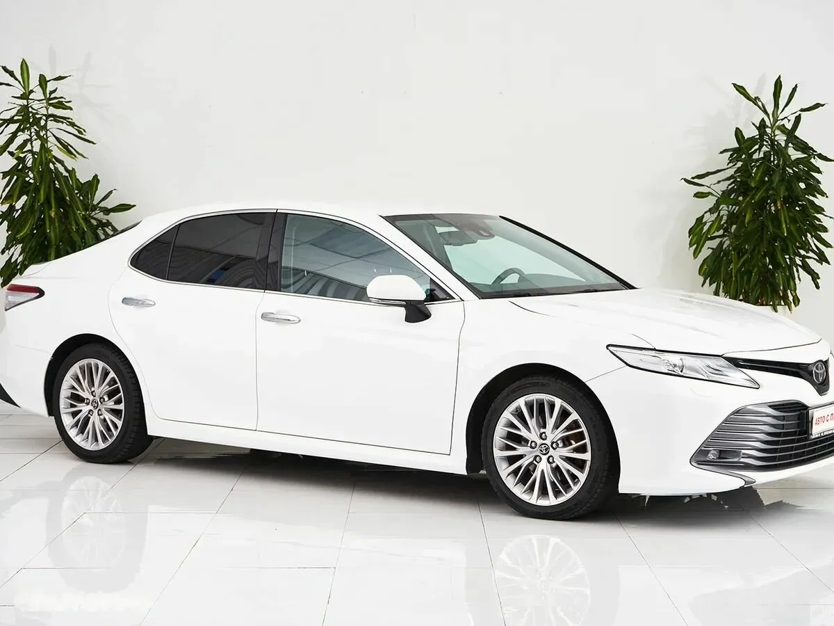 Toyota Camry VIII (XV70) — фото 3