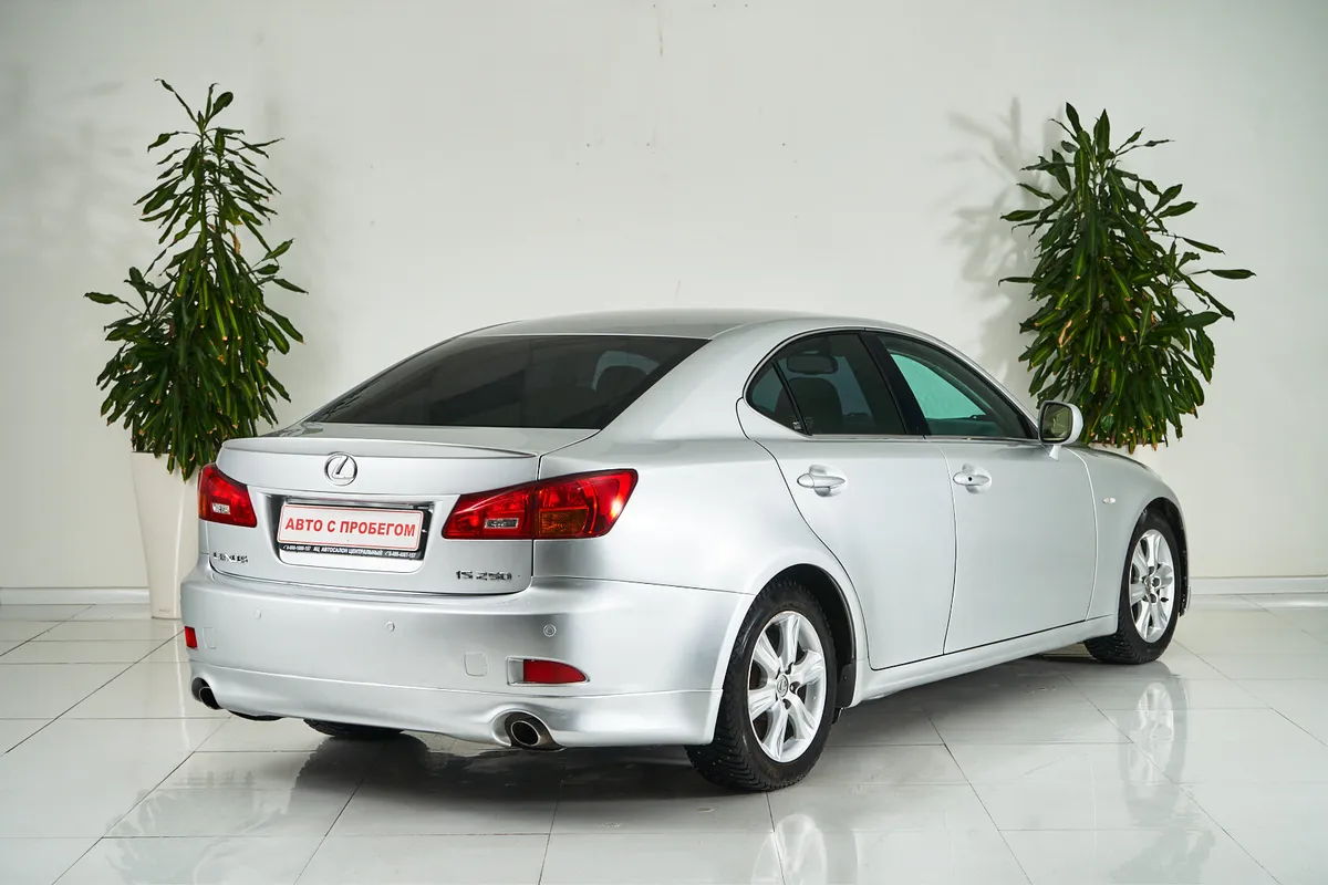 Lexus IS II Рестайлинг — фото 5