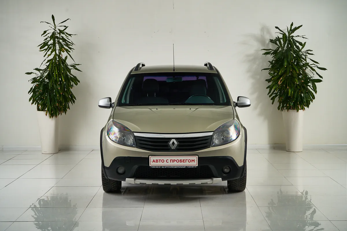 Renault Sandero I — фото 2