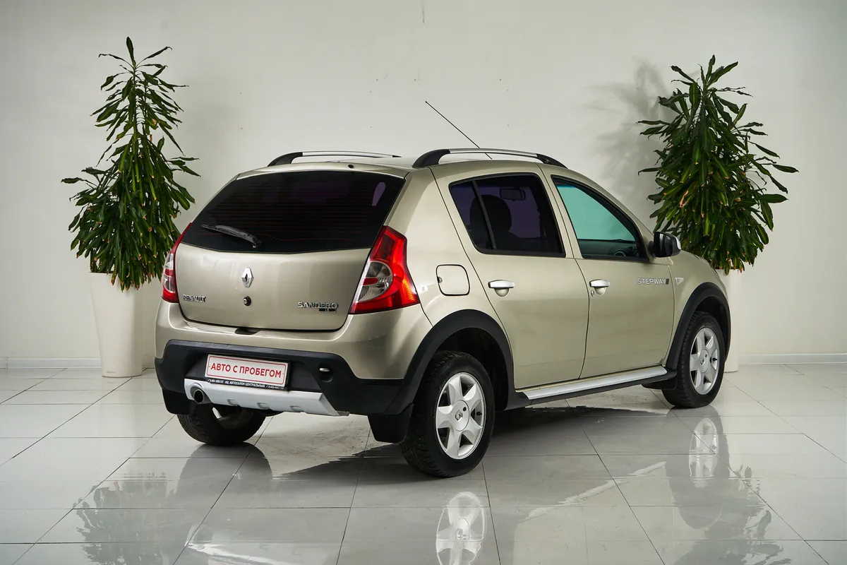 Renault Sandero I — фото 5