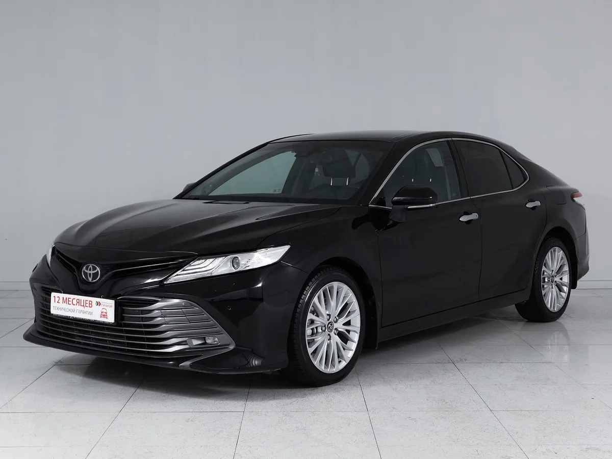 Toyota Camry VIII (XV70)
