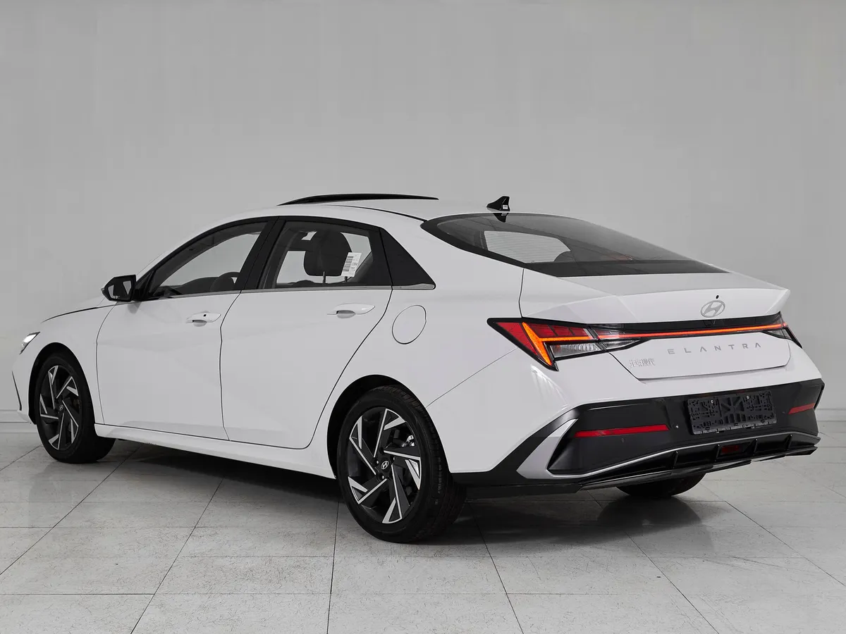 Hyundai Elantra VII (CN7) Рестайлинг · LUX — фото 4