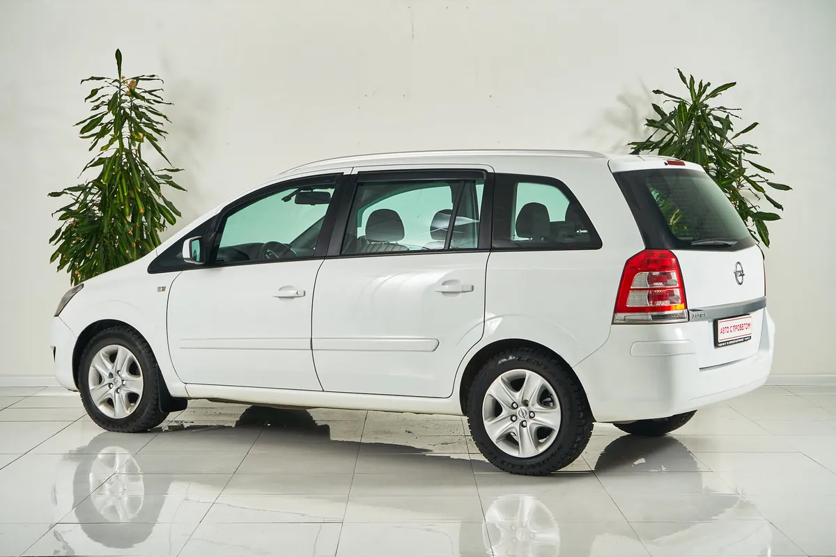Opel Zafira B Рестайлинг — фото 4